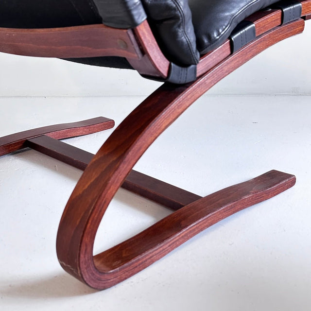 Vintage Sessel mit Ottoman Siesta - Ingmar Relling für Rybo Rykken Co - DesignWe.Love