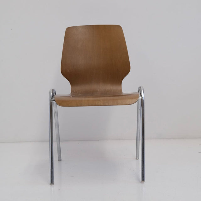 Vintage Stapelstuhl - Schalenstuhl Designmoebel - DesignWe.Love