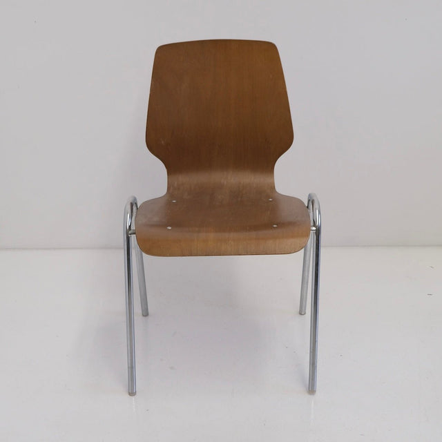 Vintage Stapelstuhl - Schalenstuhl Designmoebel - DesignWe.Love