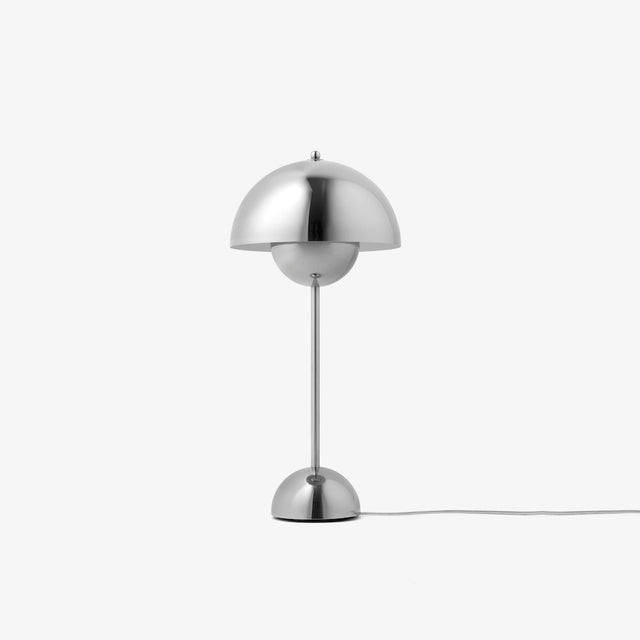 Flowerpot VP3 Tischleuchte in Chrom von &Tradition – Verner Panton
