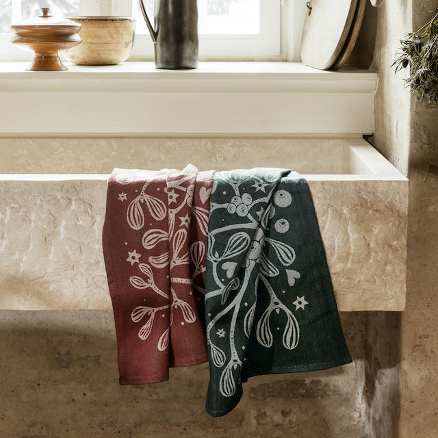 Mistletoe tea towel - ferm LIVING