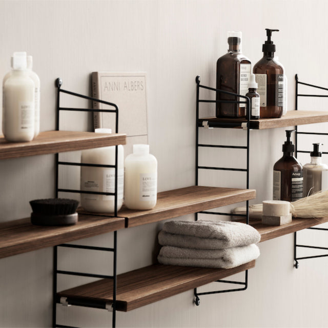 Regalboden 3er Set 78x20cm im Badezimmer mit Kosmetik - String Furniture