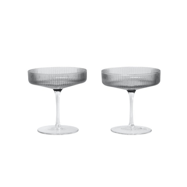 Ripple Champagnerschalen grau – geriffelte Champagnergläser von ferm LIVING