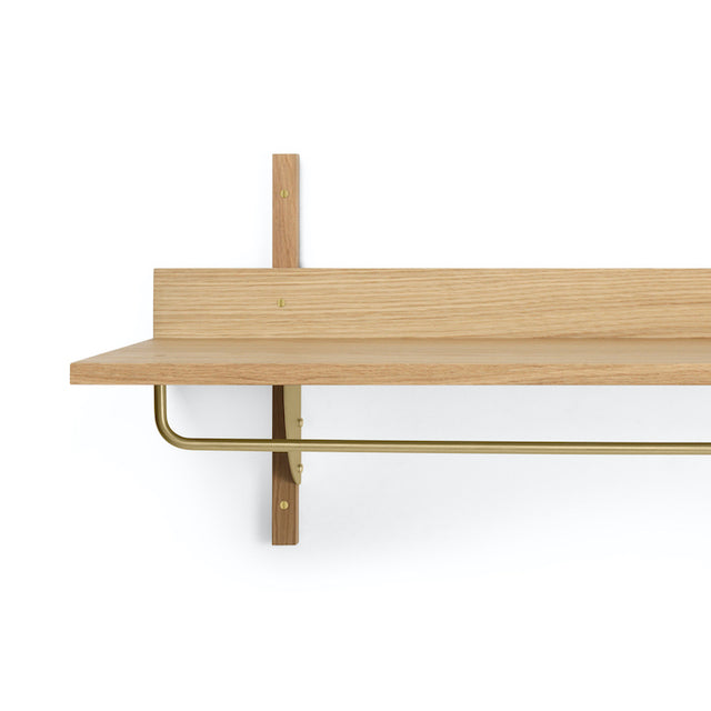 ferm LIVING Sector Rack – Wandgarderobe aus Eiche natur mit poliertem Messing Detailansicht